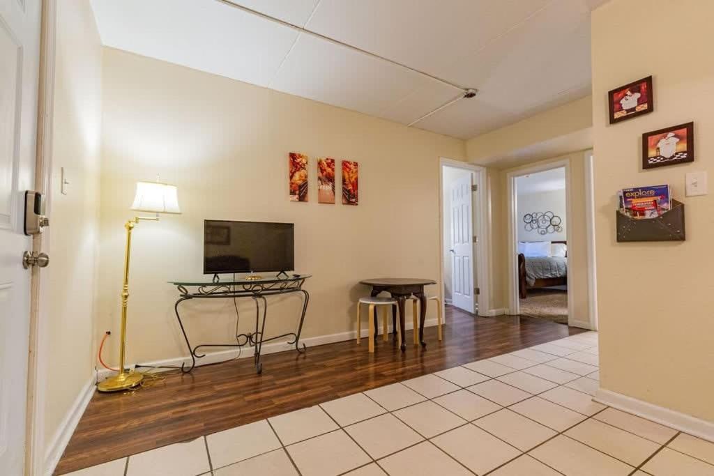 2-Bed, 1-Bath Apartment Near I-24, Great Location Chattanooga Exterior foto